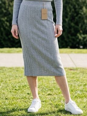 Boutique Ribbed Knit Midi Skirt Light Gray High Rise Stretch Size S